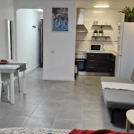 Sunny Large Terrace In Center Of Americas Holiday home *
