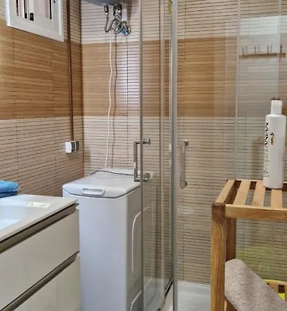 Nyaraló Sunny Large Terrace In Center Of Americas *